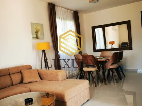 Izdavanje, kuća, 200m², Krimovica, Kotor - image 3