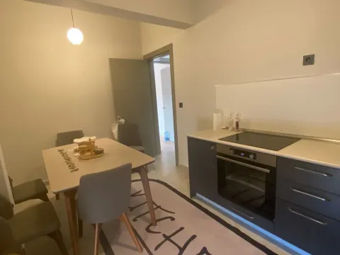 Izdavanje, trosoban stan, 130m², Herceg Novi, Crna Gora - image 4