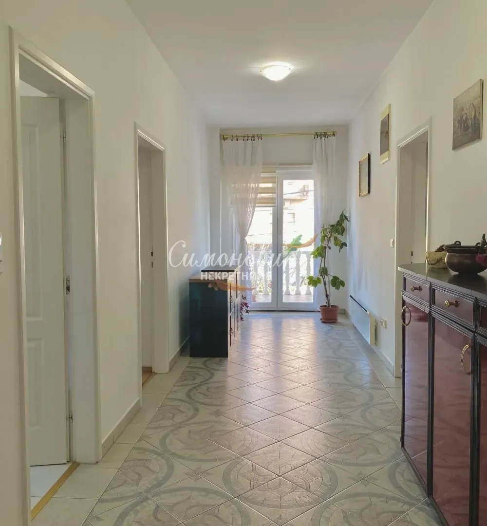 Sale, house, 540m², Jajinci, Voždovac Sve Podlokacije