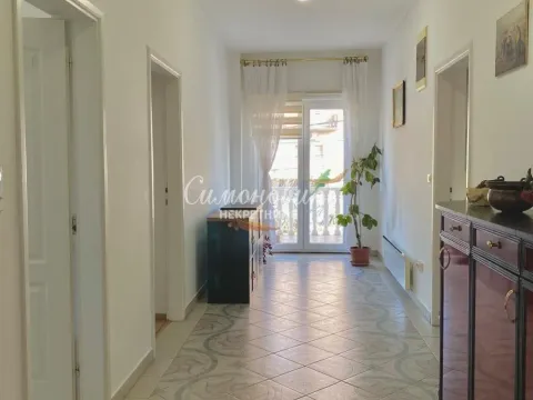 Sale, house, 540m², Jajinci, Voždovac Sve Podlokacije - image 12