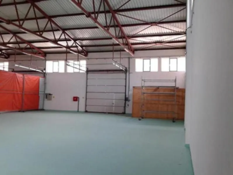 Rent, office space, 550m², Batajnica, Beograd
