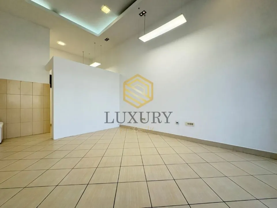 Izdavanje, poslovni prostor, 25m², Stari Aerodrom, Podgorica