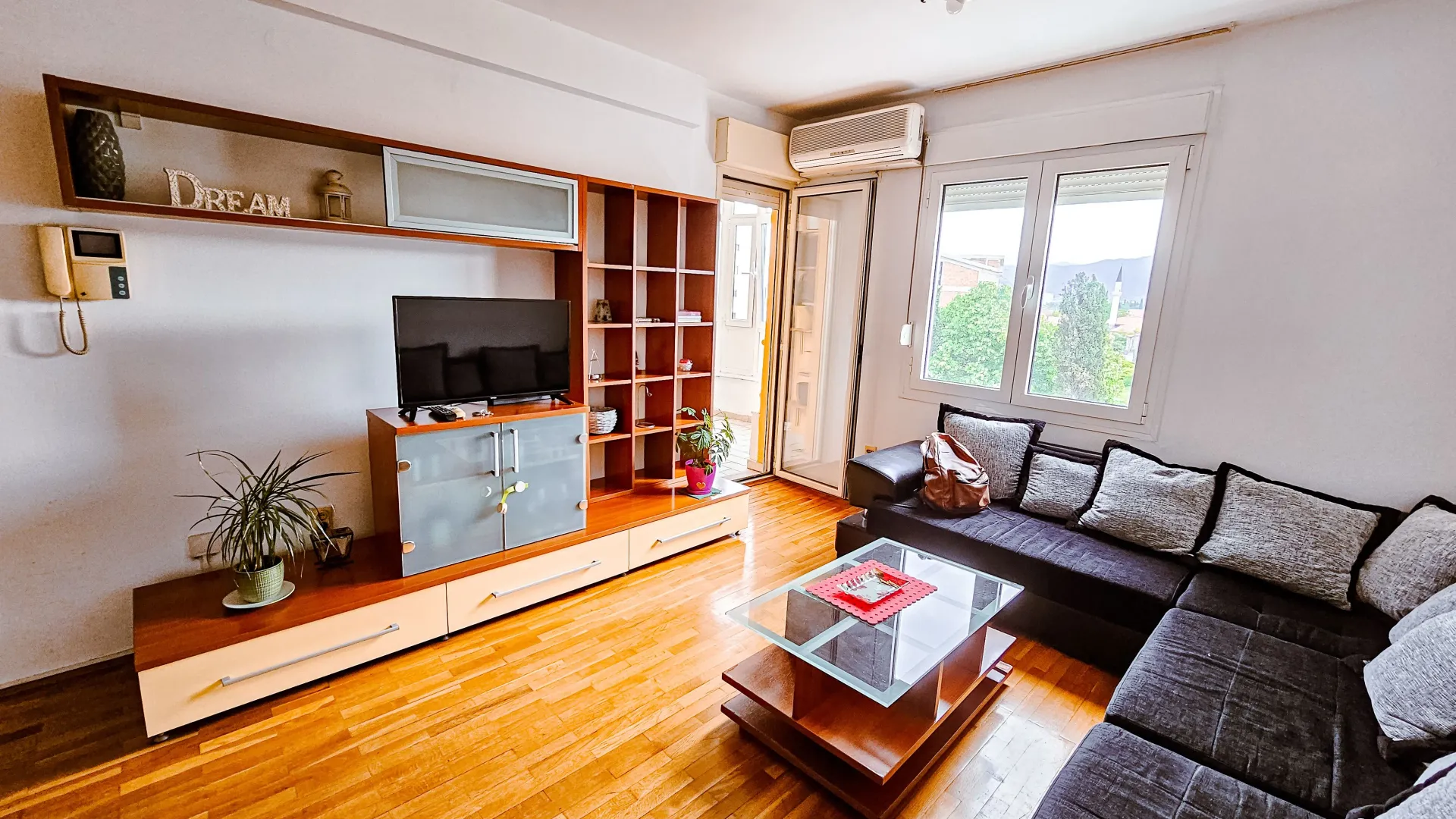 Izdavanje, jednosoban stan, 47m², Ljubović, Podgorica