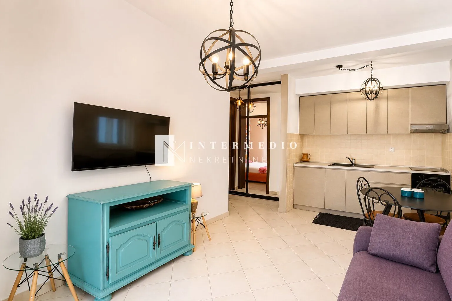 Izdavanje, jednosoban stan, 50m², Topla, Herceg Novi