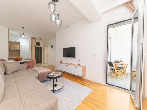 Izdavanje, jednosoban stan, 48m², Centar, Bar - image 6