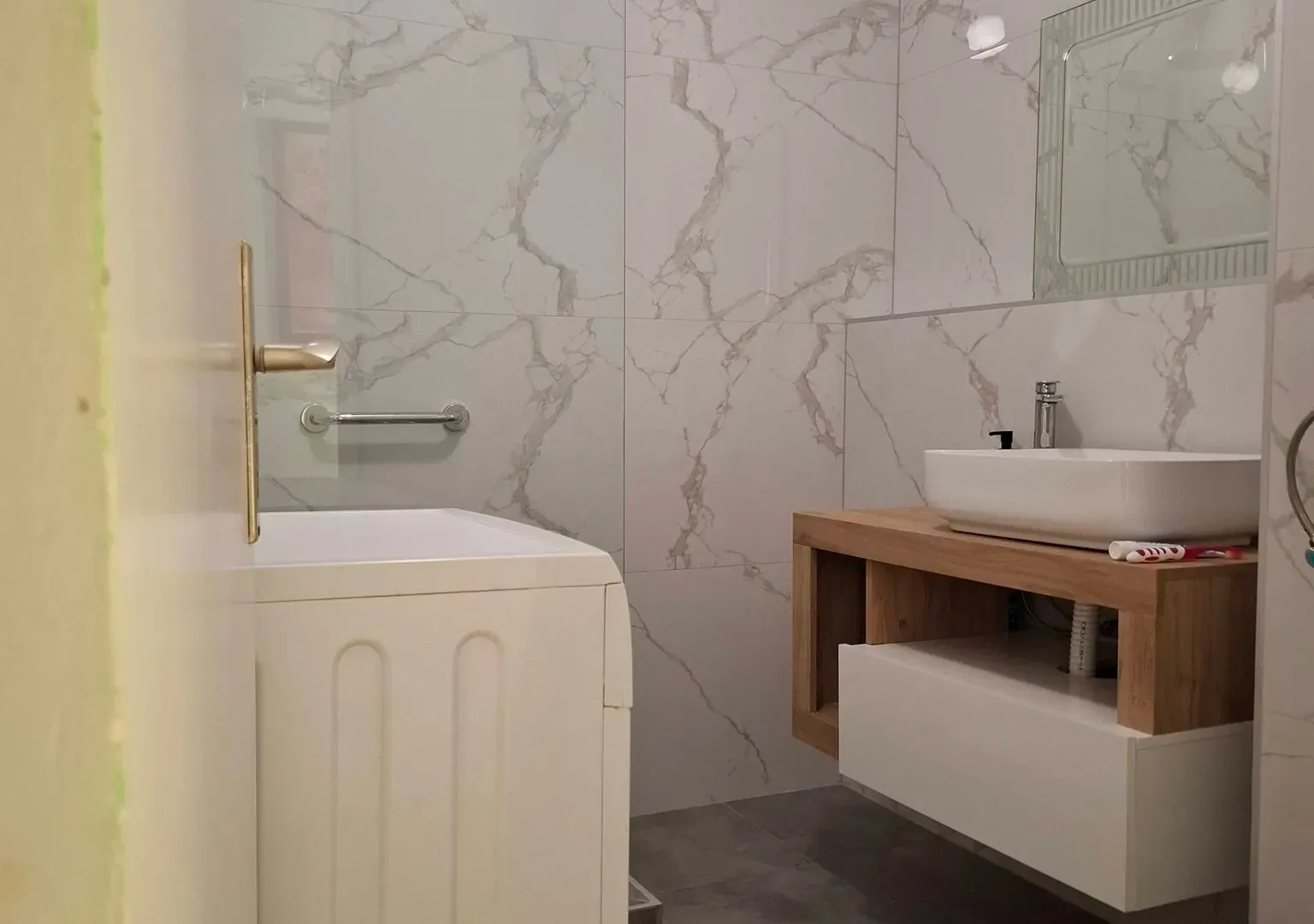 Izdavanje, jednosoban stan, 44m², Nova Detelinara, Novi Sad Sve Podlokacije