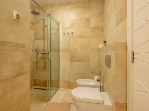 Prodaja, trosoban stan, 139m², Rijeka Reževići, Budva - image 16