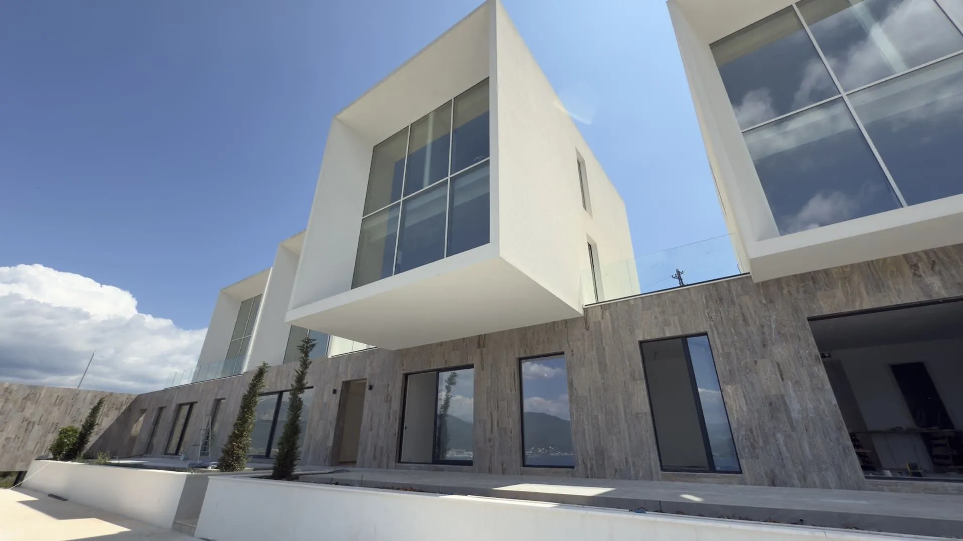 Prodaja, jednosoban stan, 157m², Krašići, Tivat