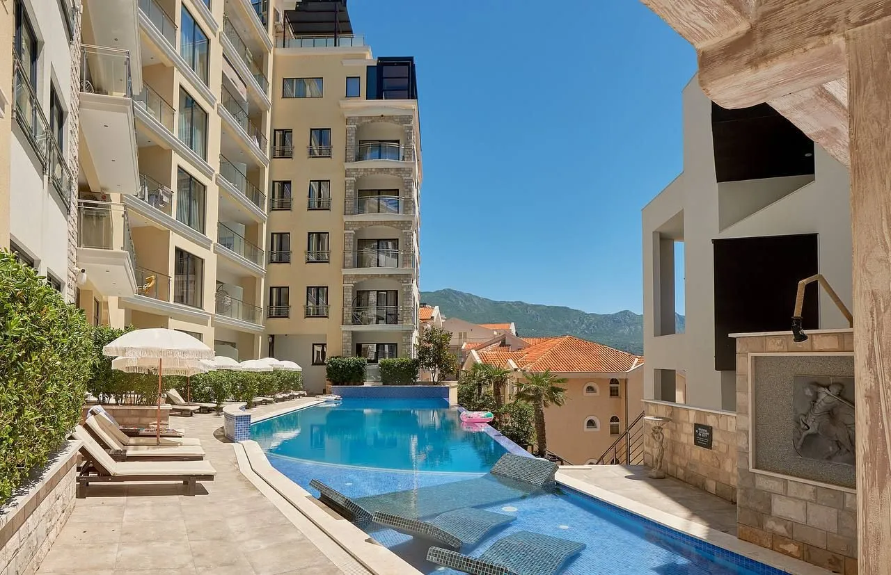 Rent, two bedroom apartment, 78m², Bečići, Budva