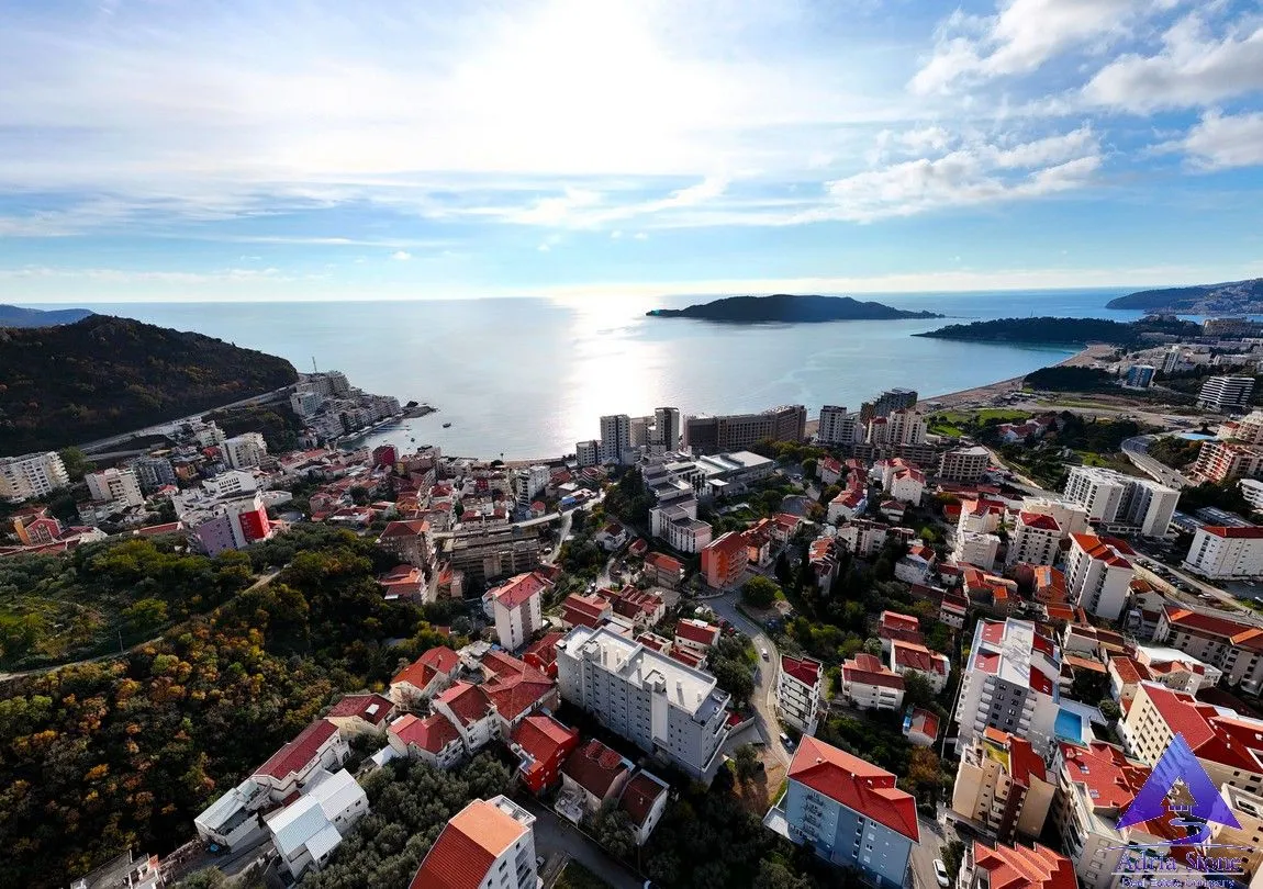 Sale, three bedroom apartment, 184m², Bečići, Budva
