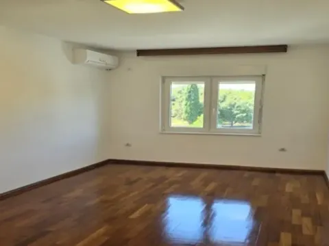 Prodaja, dvosoban stan, 90m², Momišići, Podgorica - image 3