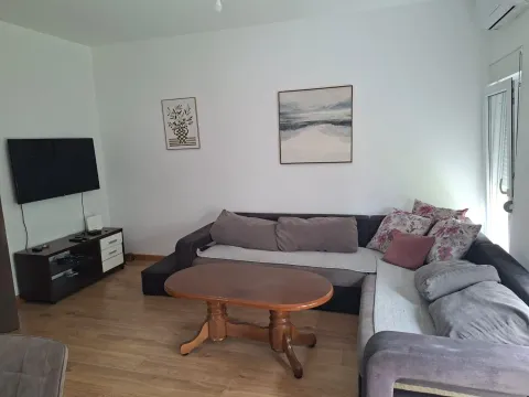Izdavanje, jednosoban stan, 40m², Donja Gorica, Podgorica - image 2