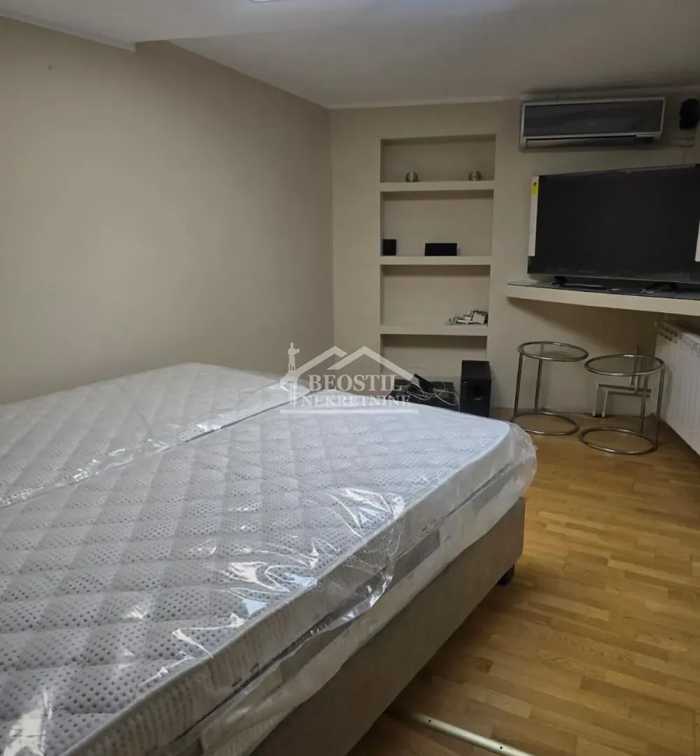 Rent, two bedroom apartment, 60m², Južni Bulevar, Vračar Sve Podlokacije