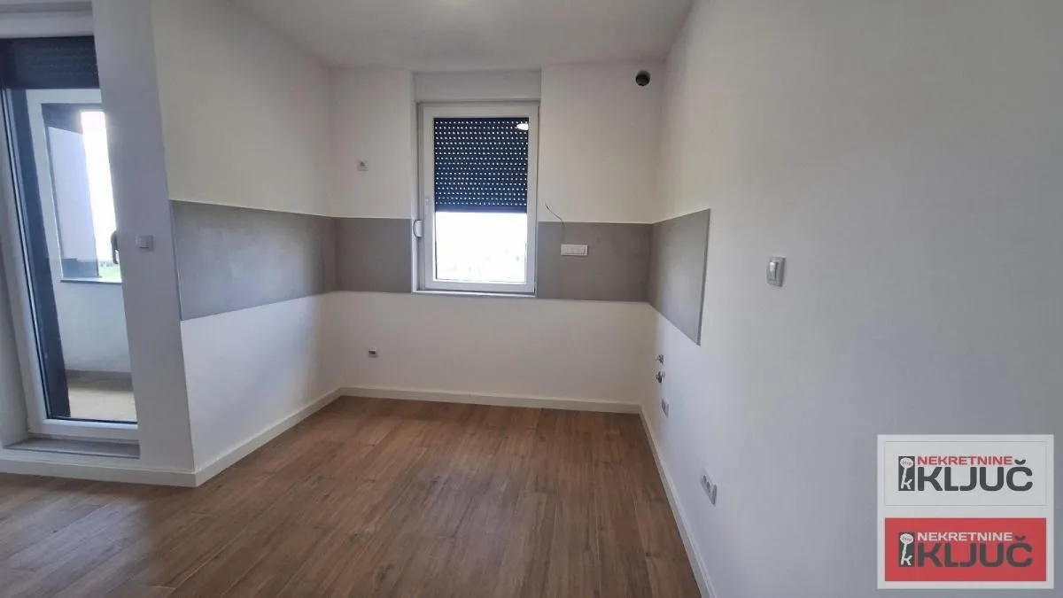 Prodaja, trosoban stan, 72m², Alibegovac, Petrovaradin