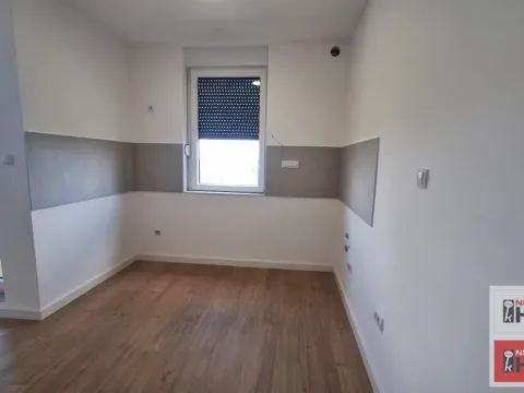 Prodaja, trosoban stan, 72m², Alibegovac, Petrovaradin - image 4