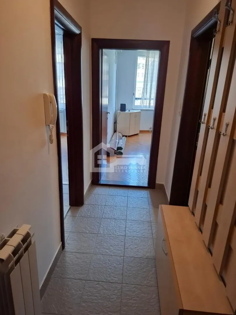 Rent, one bedroom apartment, 39m², Južni Bulevar, Vračar Sve Podlokacije