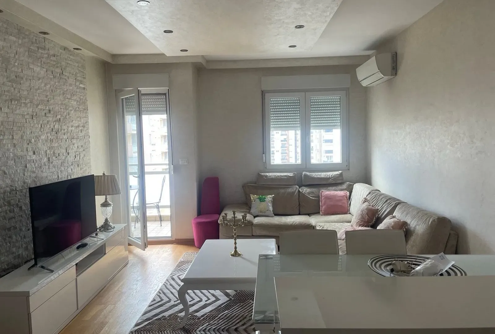 Rent, two bedroom apartment, 63m², City Kvart, Podgorica