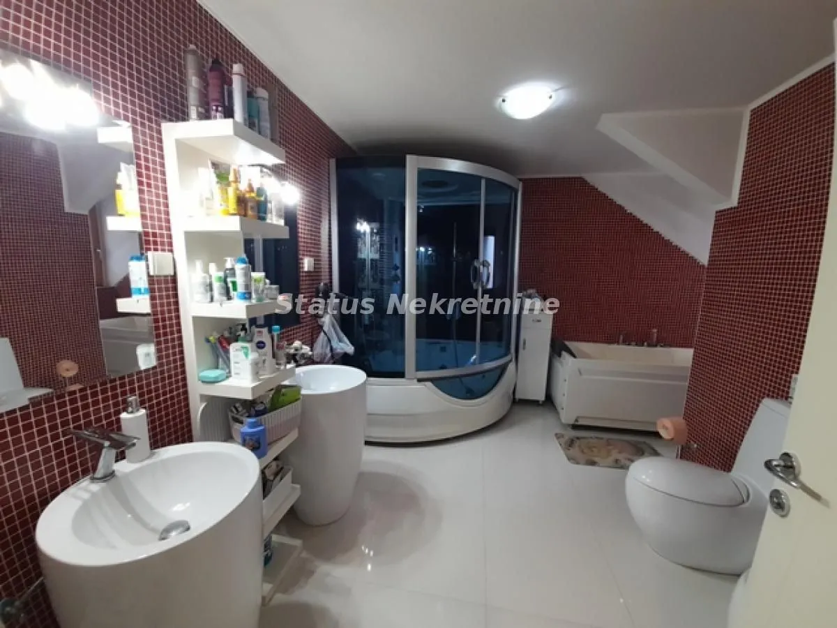 Prodaja, kuća, 440m², Temerin, Novi Sad