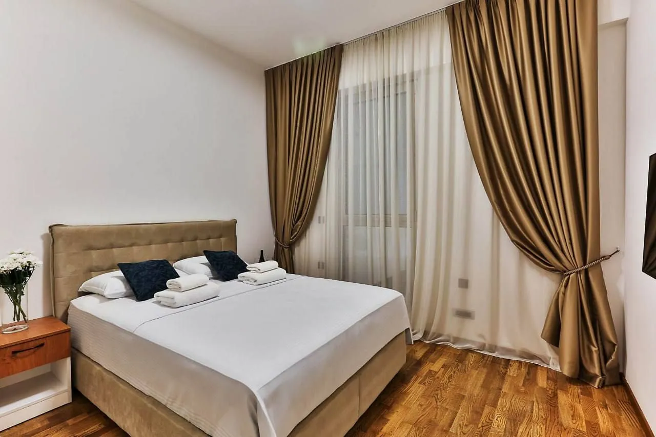 Rent, two bedroom apartment, 76m², Harmonija, Budva