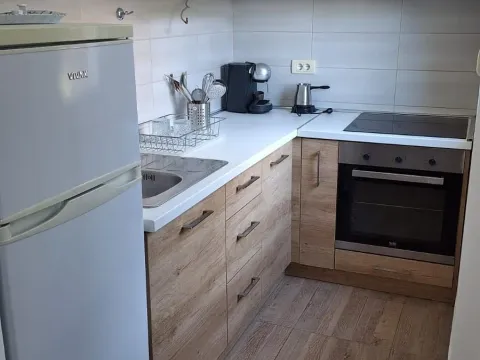 Izdavanje, dvosoban stan, 75m², Dumidran, Tivat - image 7