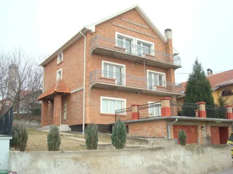 Rent, house, 369m², Voždovac Sve Podlokacije, Beograd - image 1