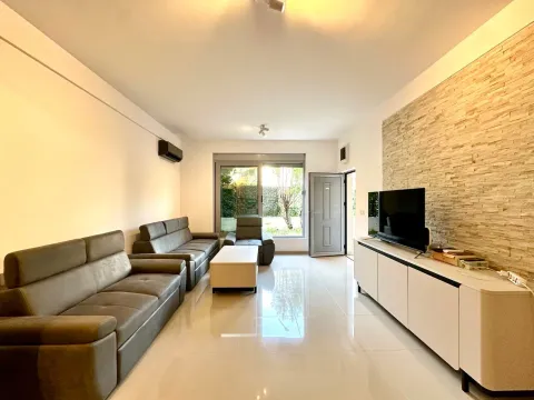 Sale, one bedroom apartment, 53m², Dobrota, Kotor - image 3