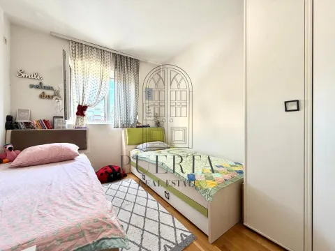 Prodaja, jednosoban stan, 39m², Stari Aerodrom, Podgorica - image 9