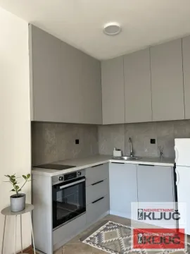 Izdavanje, garsonjera, 28m², Bulevar Oslobodjenja, Novi Sad Sve Podlokacije - image 6