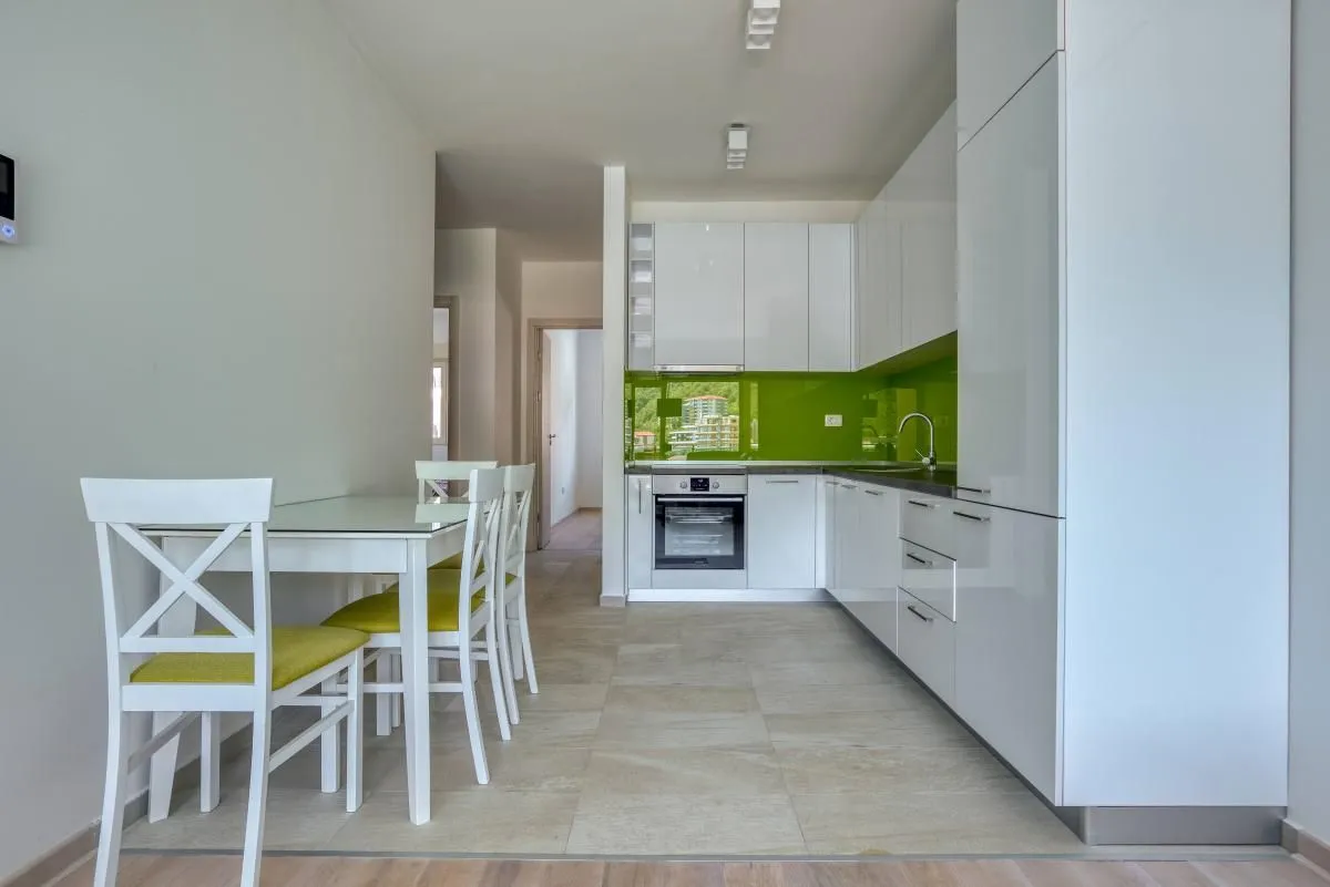 Rent, one bedroom apartment, 66m², Bečići, Budva