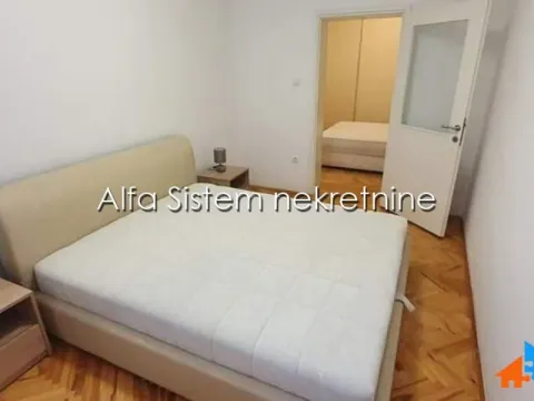 Izdavanje, četvorosoban stan, 120m², Savski Venac, Beograd - image 11