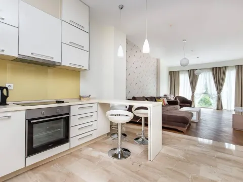 Izdavanje, jednosoban stan, 63m², Centar, Budva - image 8