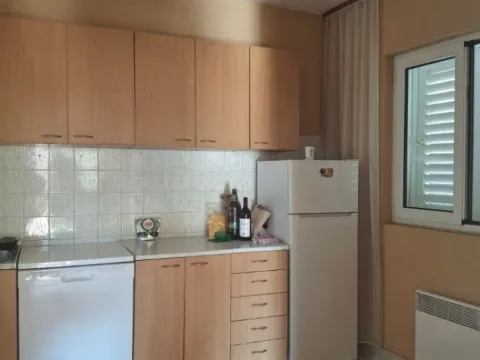 Rent, two bedroom apartment, 120m², Marići, Tivat - image 9