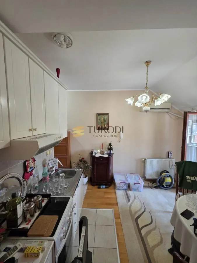 Izdavanje, jednosoban stan, 34m², Bulevar Oslobodjenja, Novi Sad Sve Podlokacije