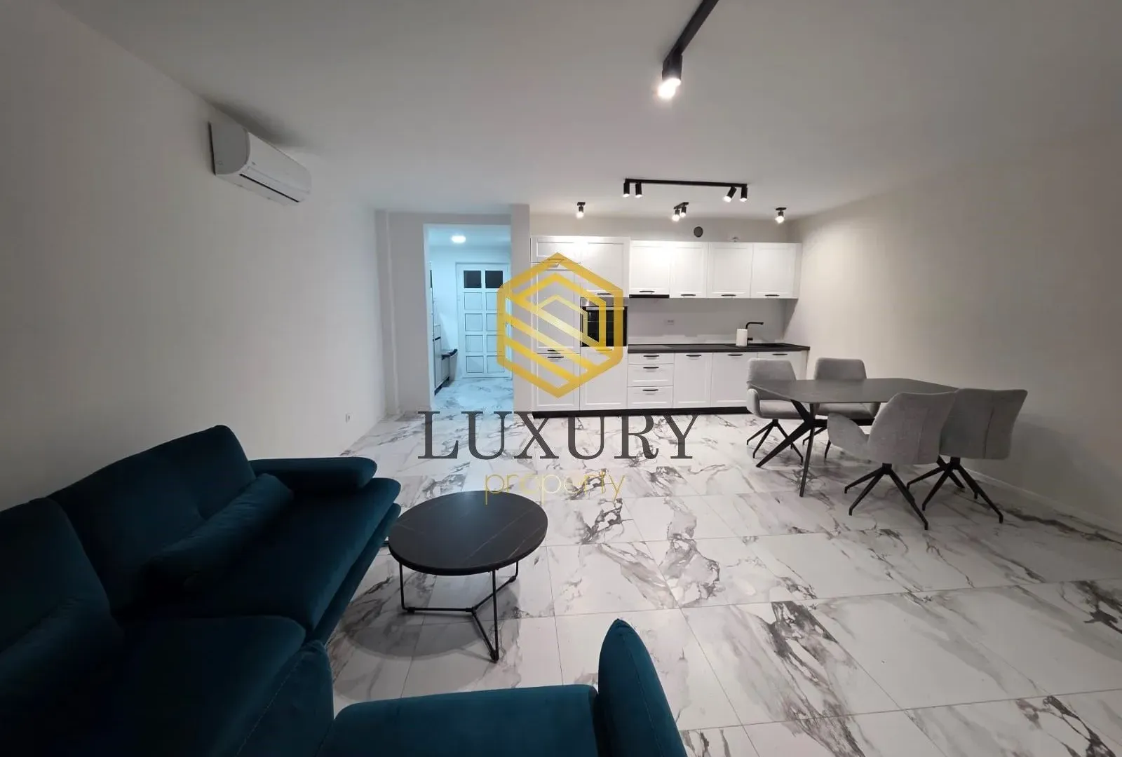 Prodaja, dvosoban stan, 90m², Luštica, Tivat