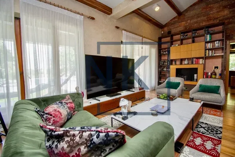 Rent, house, 400m², Podgorica, Crna Gora