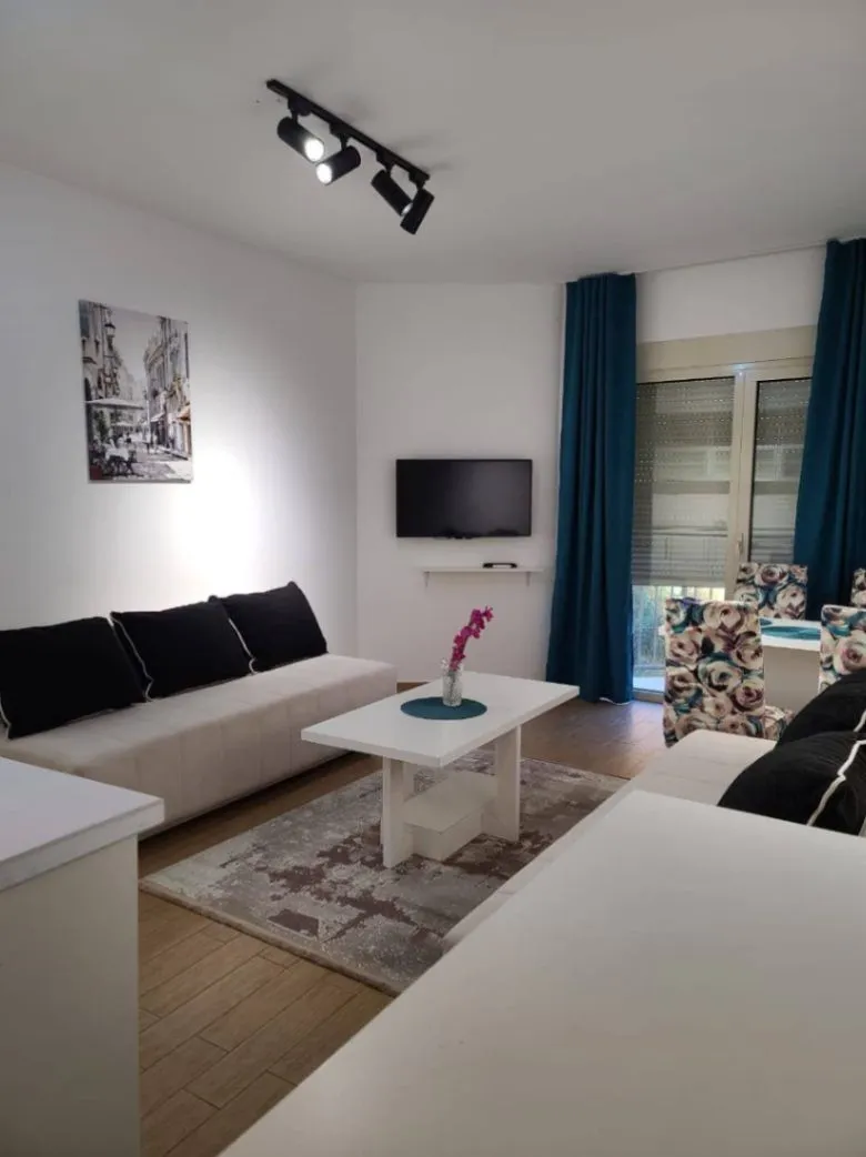 Izdavanje, garsonjera, 30m², Rafailovići, Budva