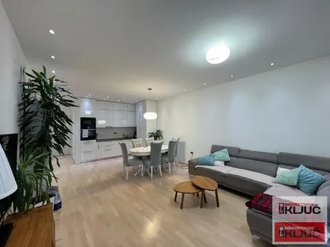 Sale, four bedroom apartment, 97m², Sajmište, Novi Sad - image 2