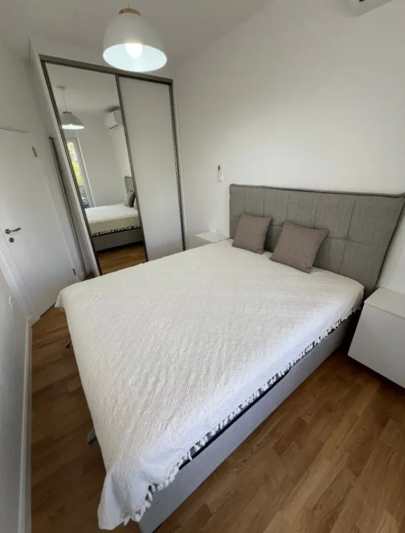 Izdavanje, jednosoban stan, 50m², Centar, Bar