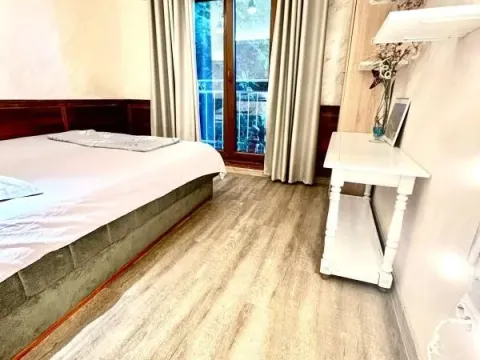 Izdavanje, trosoban stan, 85m², Babin Do, Budva - image 5