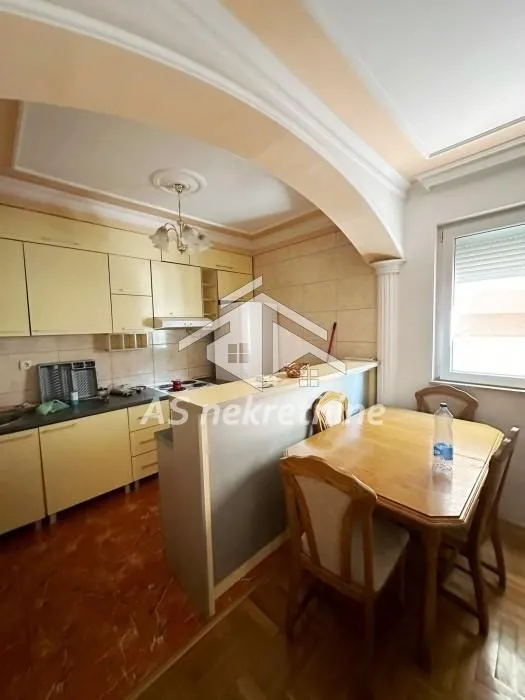 Izdavanje, trosoban stan, 60m², Brace Jerković, Voždovac Sve Podlokacije