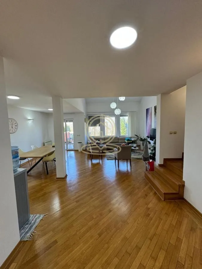 Rent, house, 320m², Višnjička Banja, Palilula Sve Podlokacije