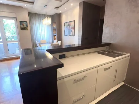 Prodaja, četvorosoban stan, 97m², Crveni Krst, Beograd - image 13