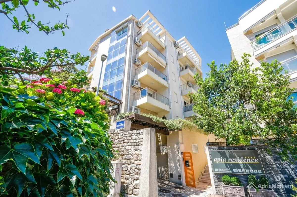 Sale, two bedroom apartment, 75m², Centar, Budva