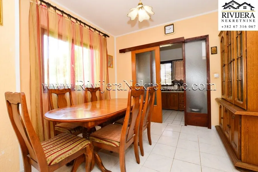 Prodaja, trosoban stan, 95m², Centar, Herceg Novi