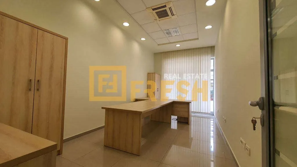 Rent, office space, 155m², Stari Aerodrom, Podgorica