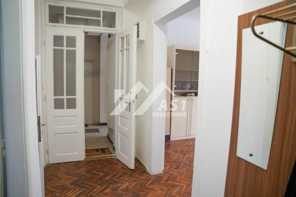 Izdavanje, dvosoban stan, 72m², Stari grad, Novi Sad