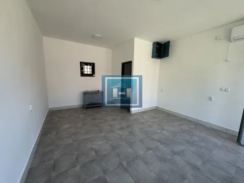 Izdavanje, poslovni prostor, 24m², Centar, Ćuprija - image 4