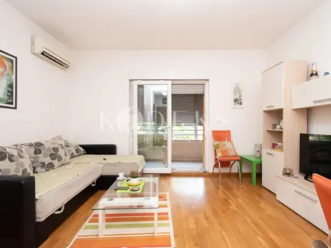 Rent, studio apartment, 33m², City Kvart, Podgorica - image 1