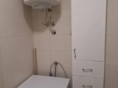 Izdavanje, jednosoban stan, 40m², City Kej, Podgorica - image 4
