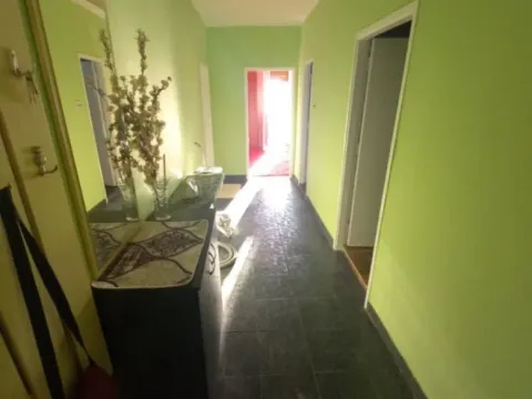 Izdavanje, trosoban stan, 85m², Dalmatinska ulica, Podgorica - image 2